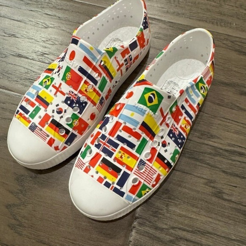 NEW‎ Native Shoes Jefferson International Flags Print M3/W5